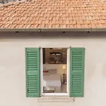 Boutique Overlooking The * Mezzegra