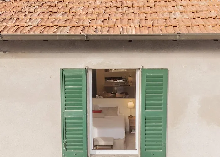 Boutique Overlooking The * Mezzegra