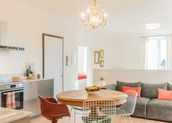 Boutique Overlooking The Mezzegra