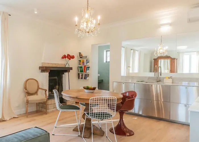 Boutique Overlooking The Daire Mezzegra